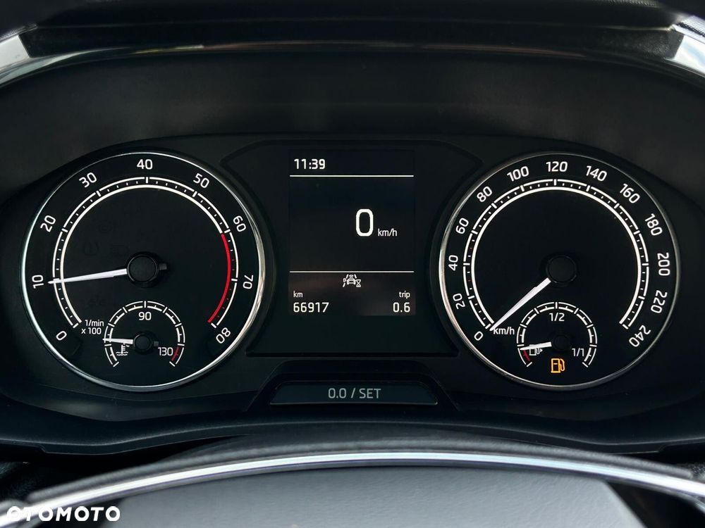 Skoda Fabia 1.0 Ambition - 25