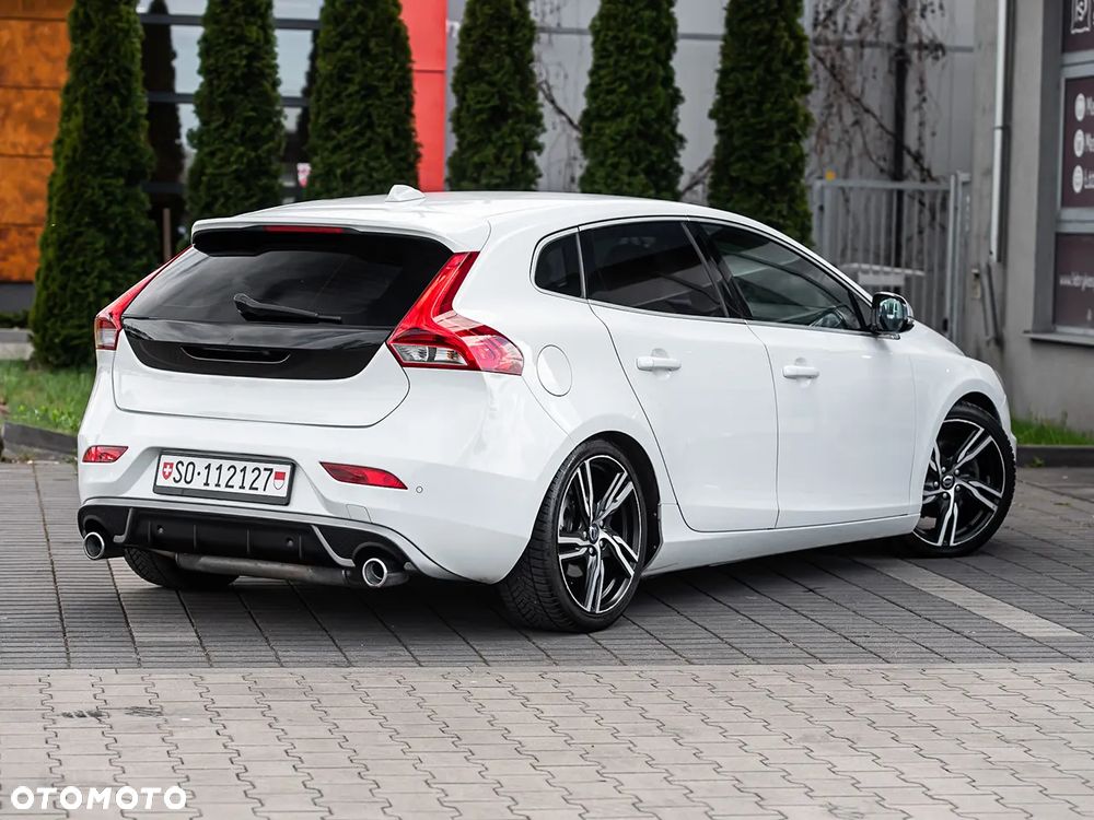 Volvo V40 T4 R-Design - 13