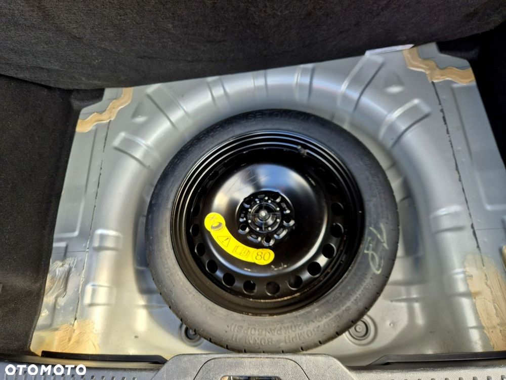 Ford Focus 1.0 EcoBoost Hybrid ST-LINE - 28