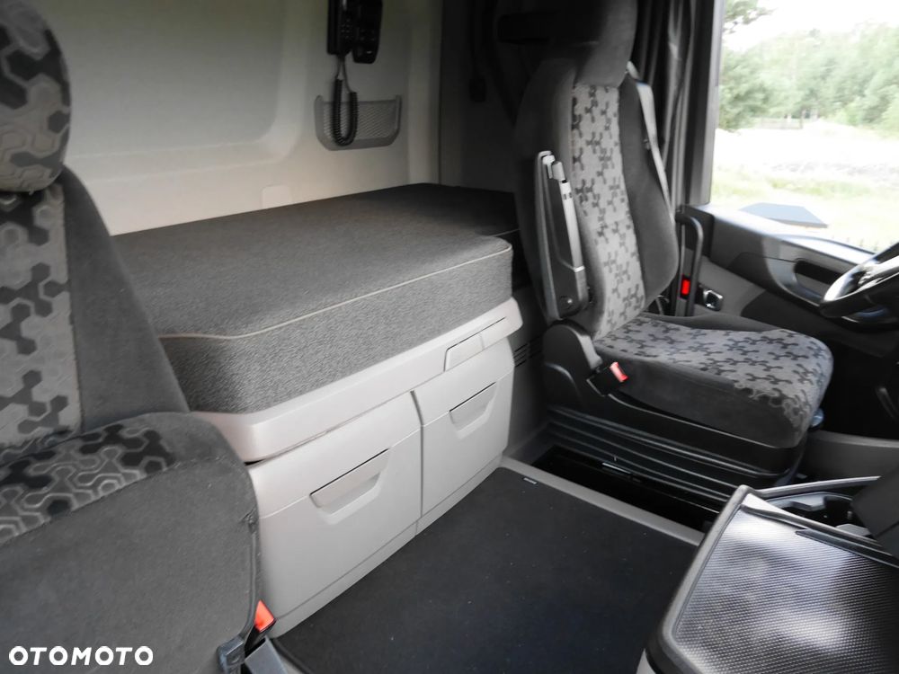 Scania R 460 /RETARDER/ KLIMA/ VIRTUAL COCPIT/STANDARD/ STAN JAK NOWA - 27