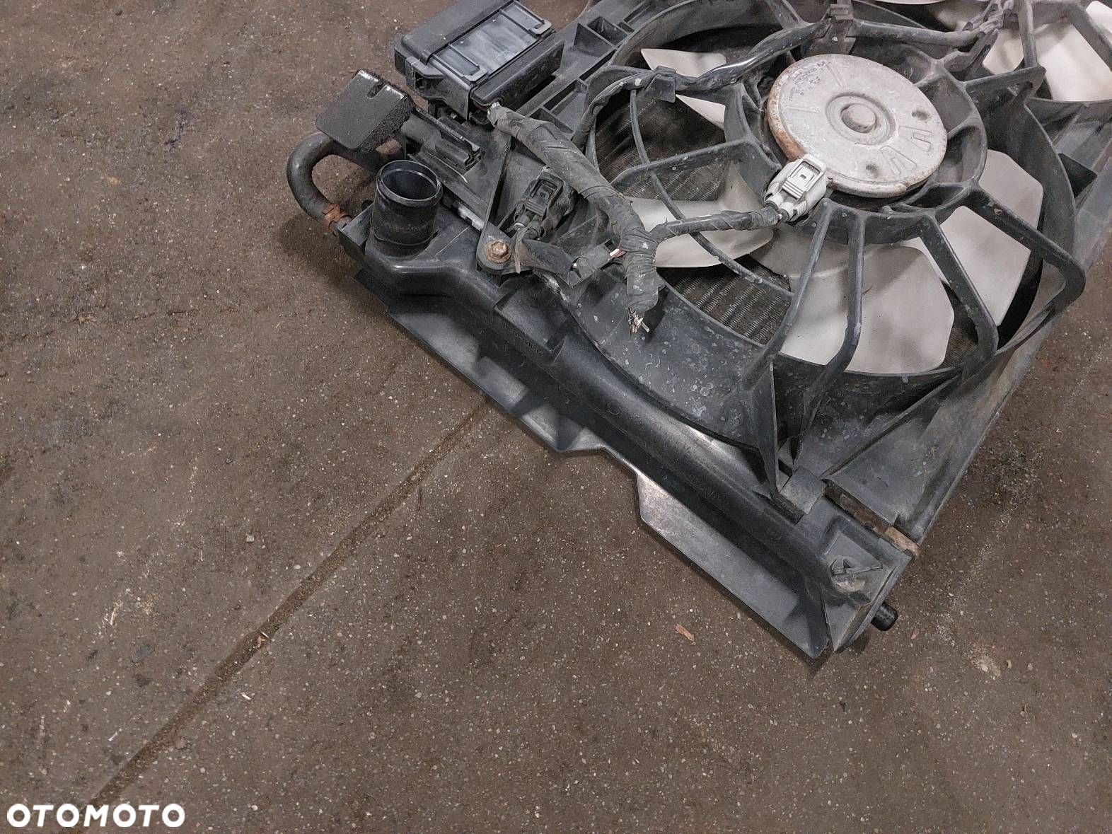 CHŁODNICE KOMPLET + WENTYLATOR TOYOTA COROLLA E12 2.0 D4D 122750-7356 - 3
