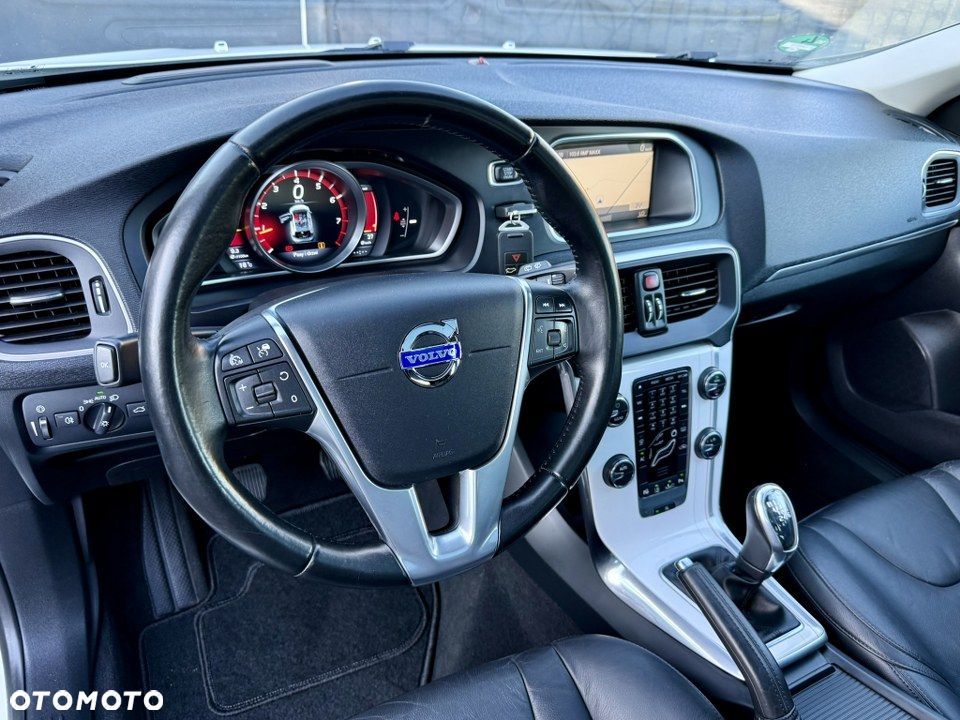 Volvo V40 T3 Summum - 18