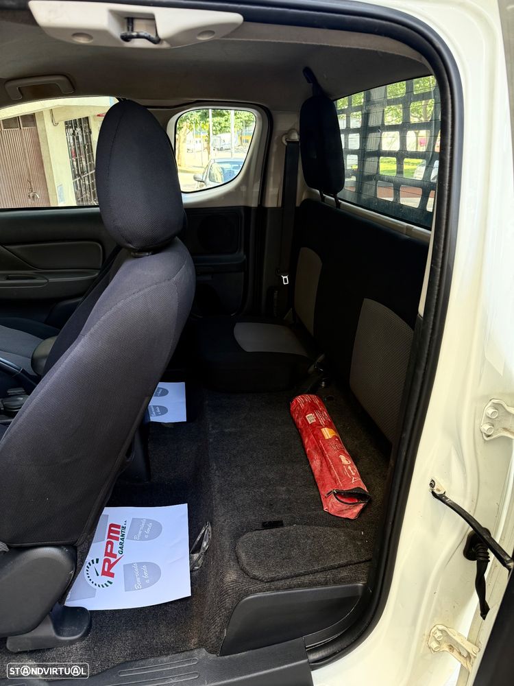 Mitsubishi L200 2.4 DI-D CD Invite CC 4WD - 9