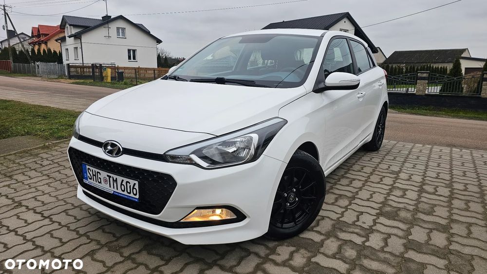 Hyundai i20 1.2 FIFA WM Edition - 29