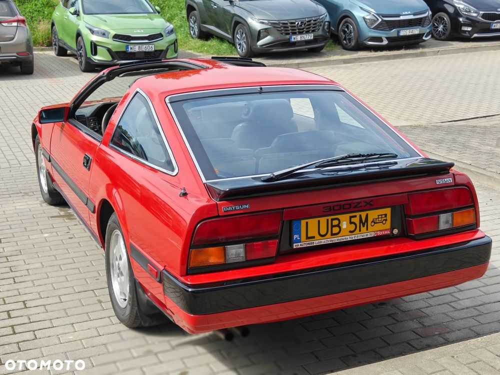 Nissan 300 ZX - 11