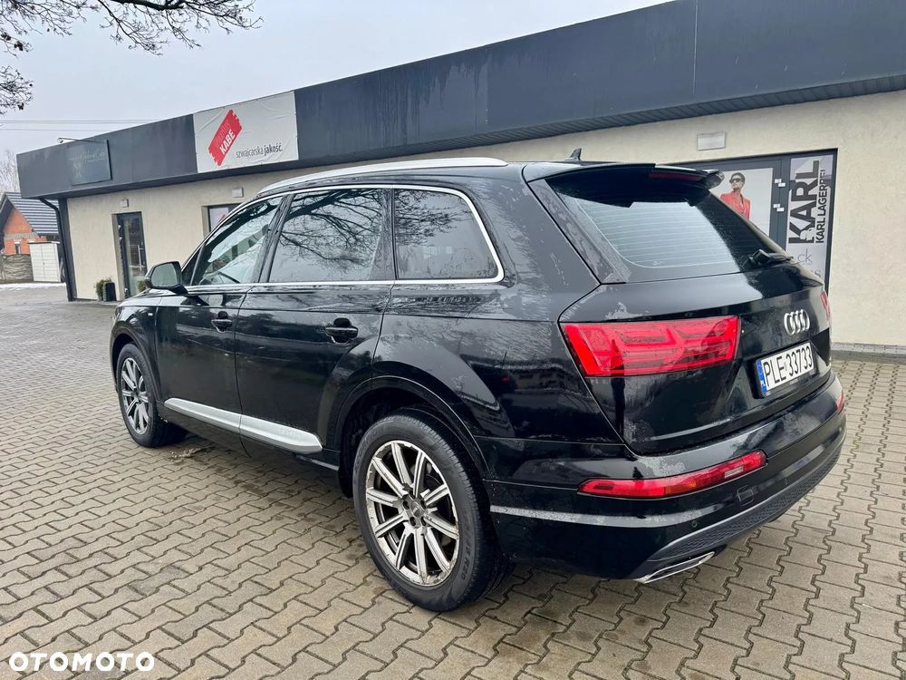Audi Q7 - 1
