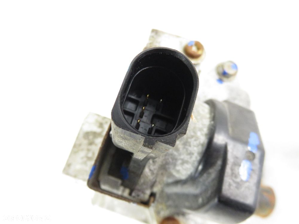 ZAWÓR EGR HYUNDAI i30 1.6 CRDi 284102A600 - 2