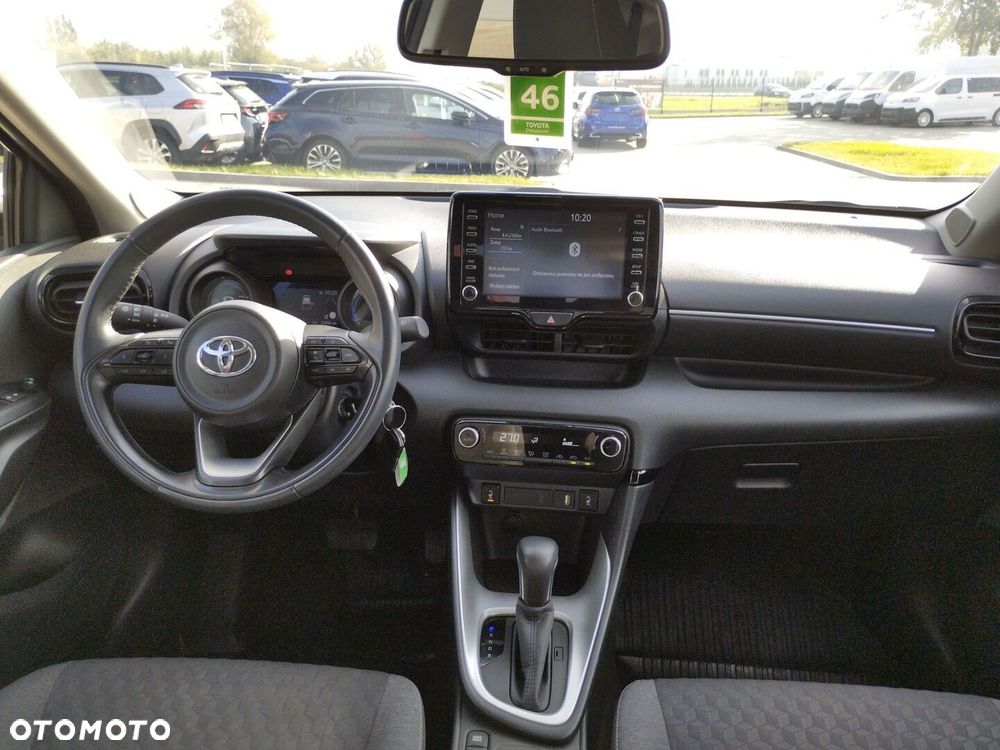 Toyota Yaris 2021 photo 2