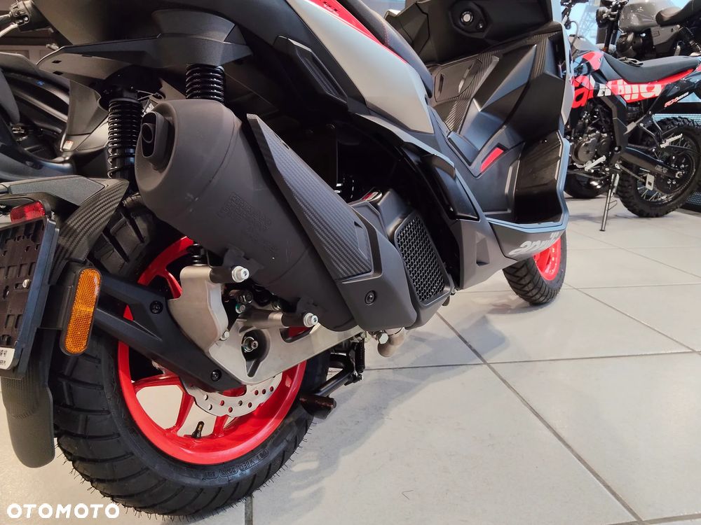 Aprilia SR - 16