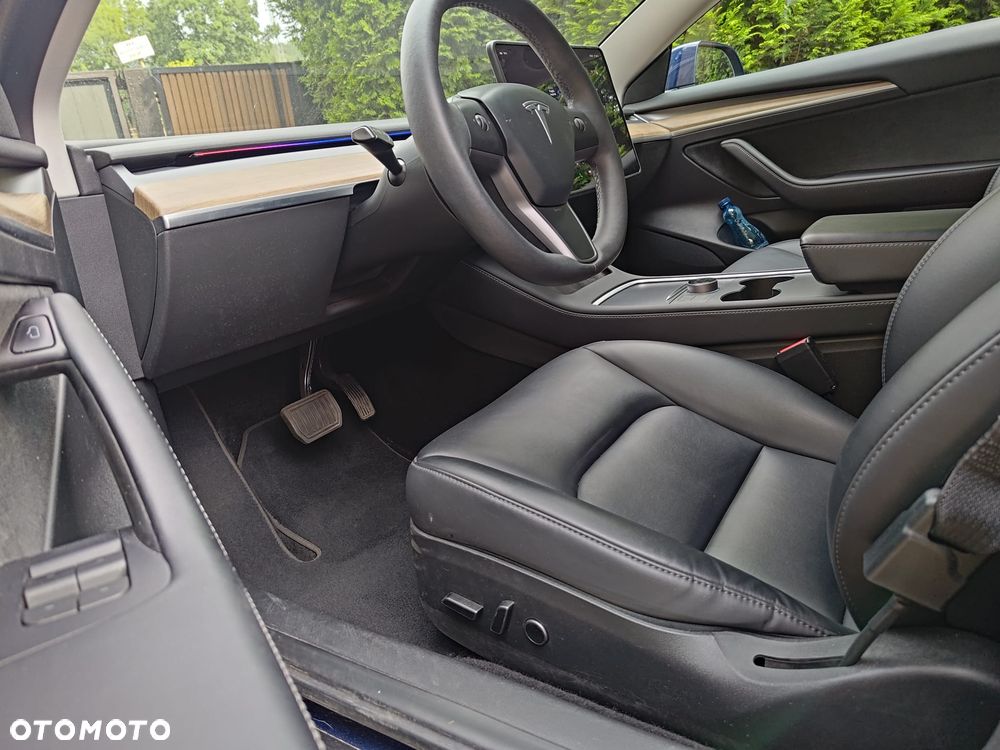 Tesla Model 3 - 12