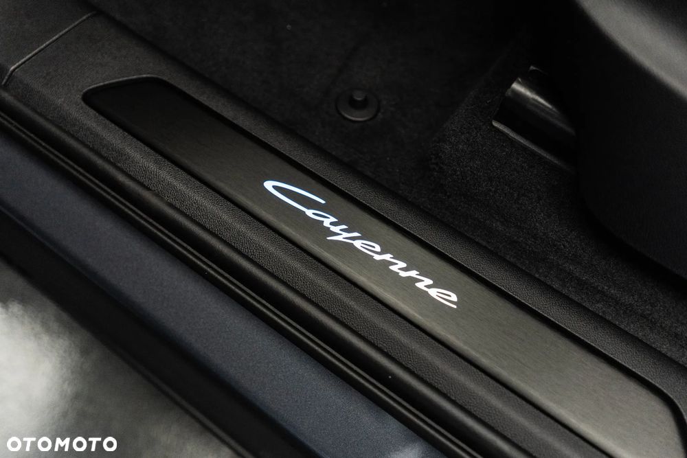 Porsche Cayenne E-Hybrid PHEV Black Edition - 33