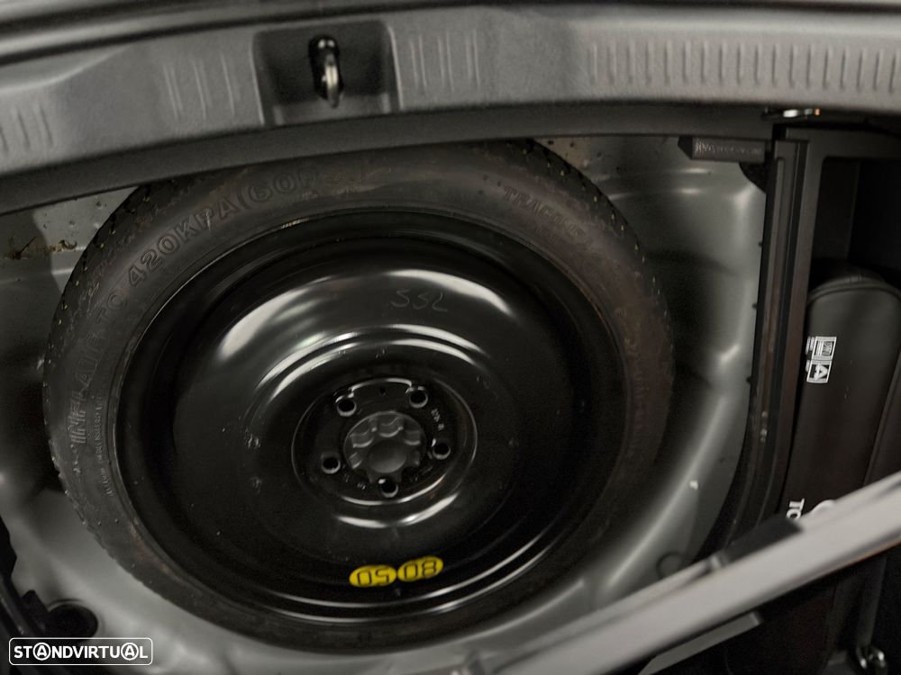 Toyota Auris 1.8 HSD Active - 26