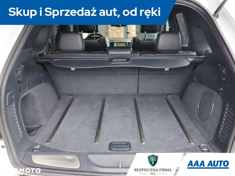 Jeep Grand Cherokee - 15