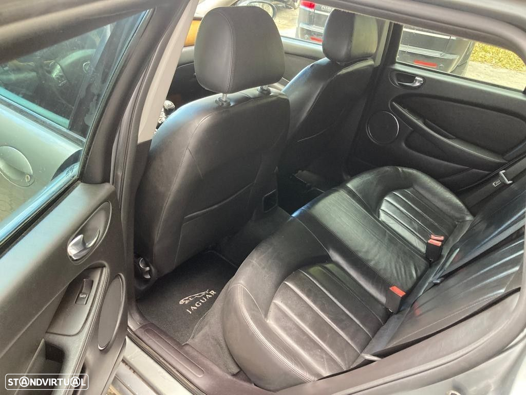 Jaguar X-Type SW 2.0 D Executive - 11