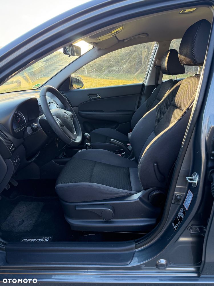 Hyundai i30 1.6 CRDi Comfort EU5 - 24