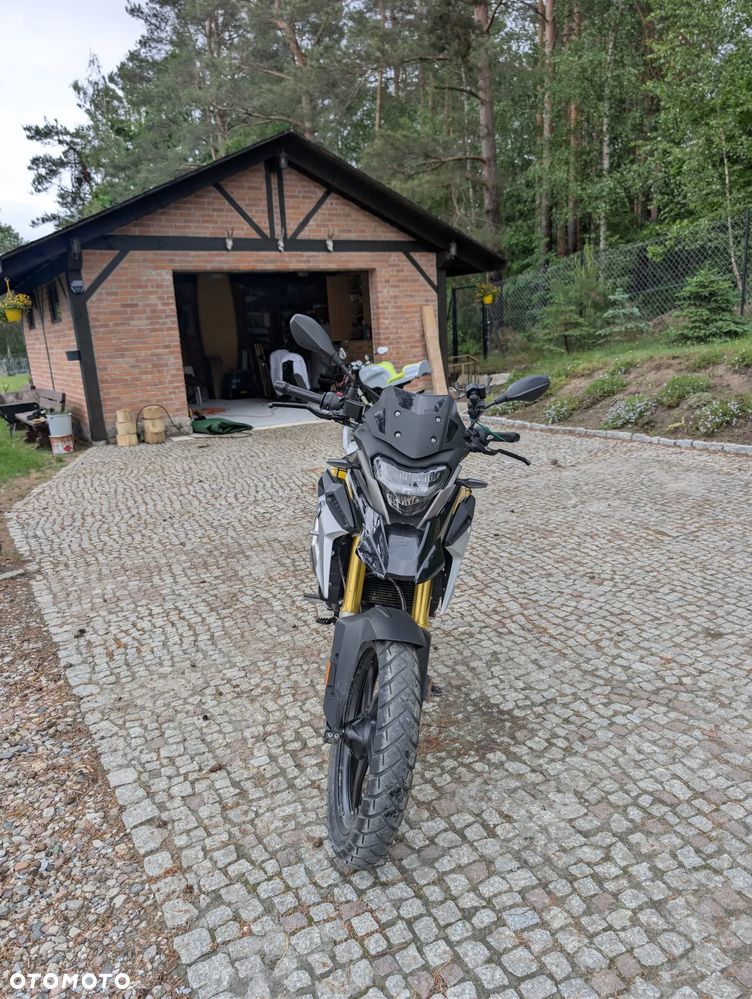 BMW G - 1