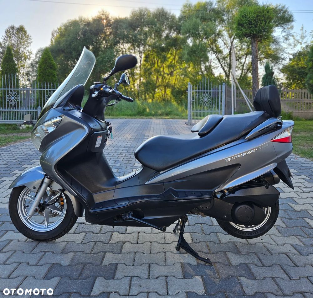 Suzuki Burgman - 12