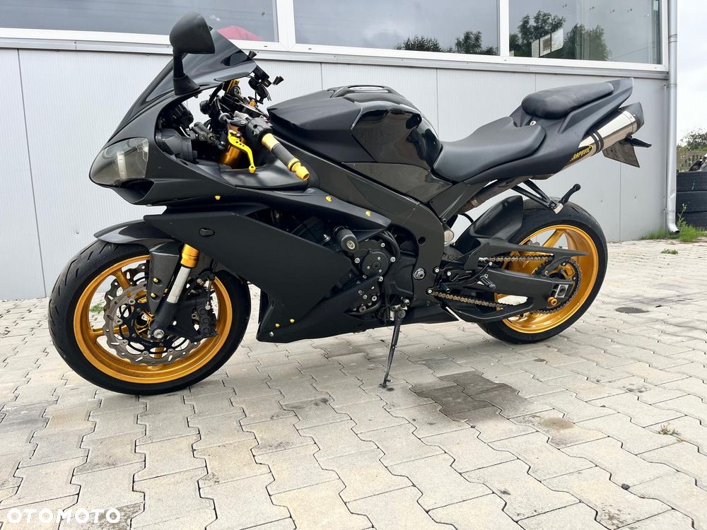 Yamaha R1 - 2