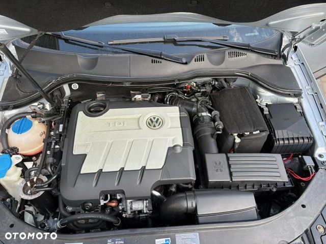 Volkswagen Passat 2.0 TDI DPF DSG Trendline - 15