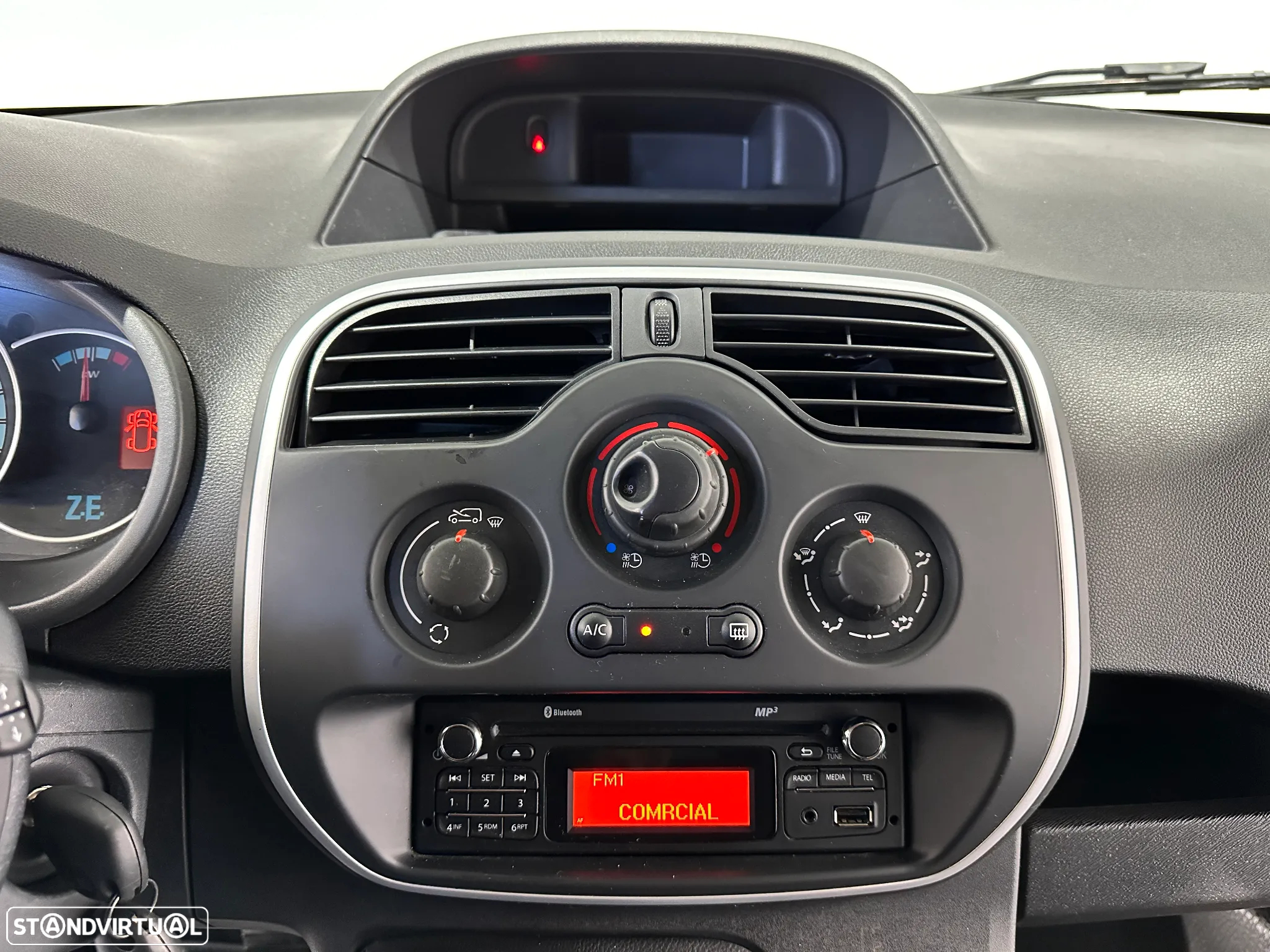 Renault KANGOO EXPRESS Z.E. 33 KW - IVA DEDUTIVÉL - BATERIAS PRÓPRIAS - 27