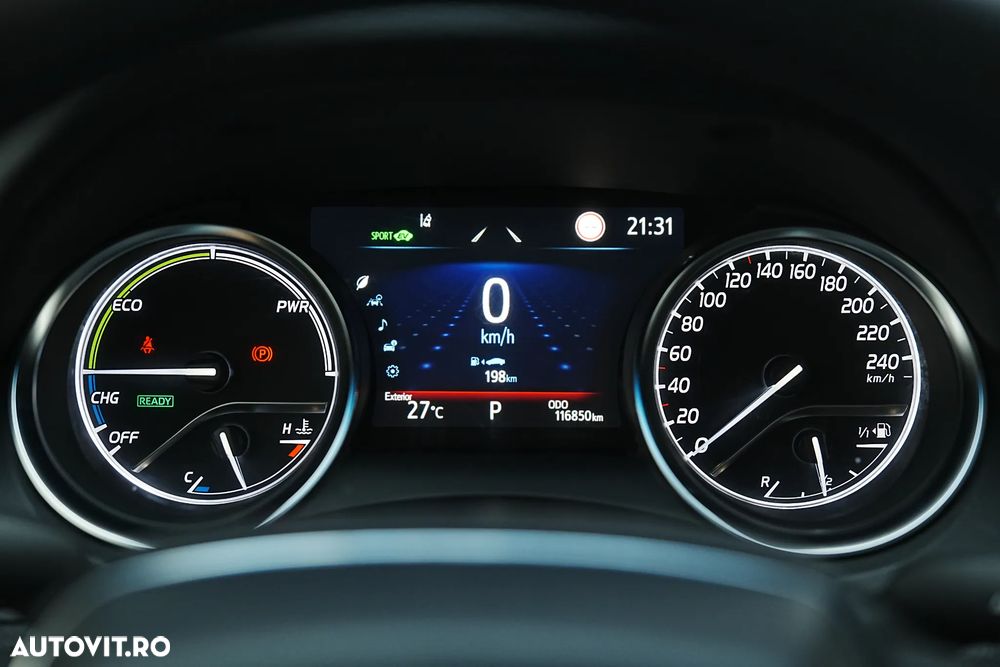 Toyota Camry Luxury - 36