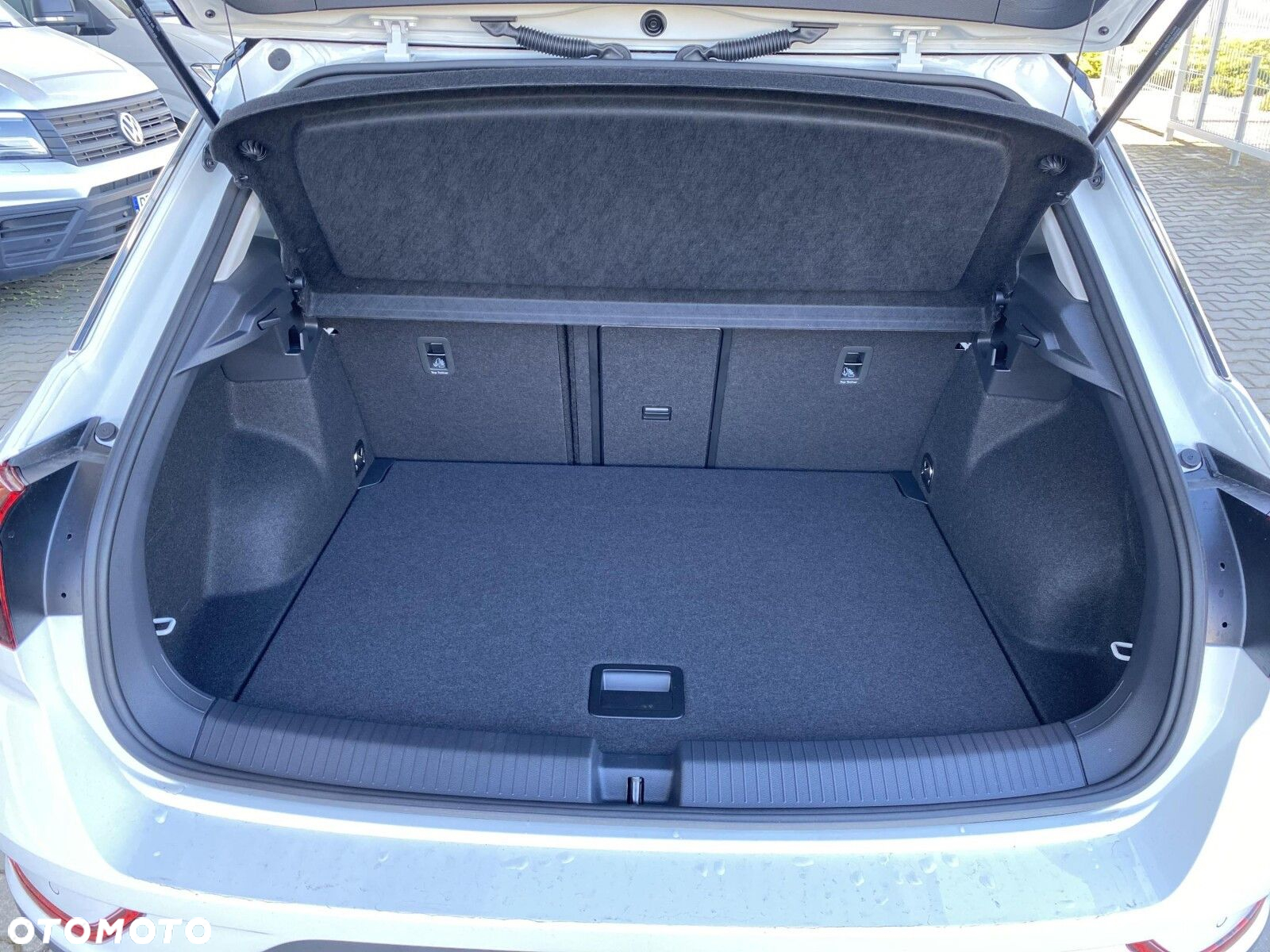 Volkswagen T-Roc - 17