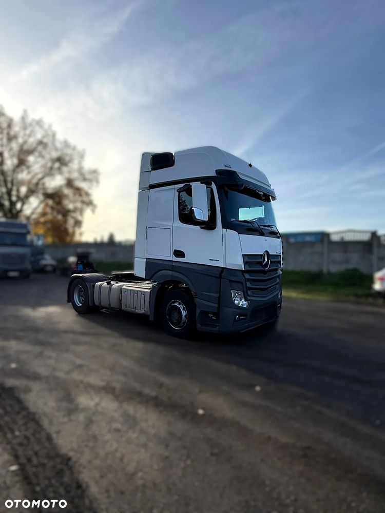 Mercedes-Benz ACTROS - 12