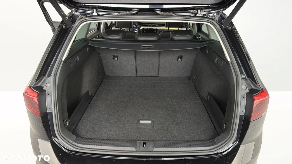 Volkswagen Passat 2.0 TDI EVO Elegance DSG - 18