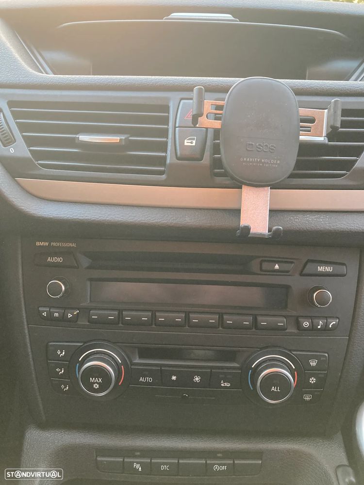 BMW X1 20 d sDrive - 23