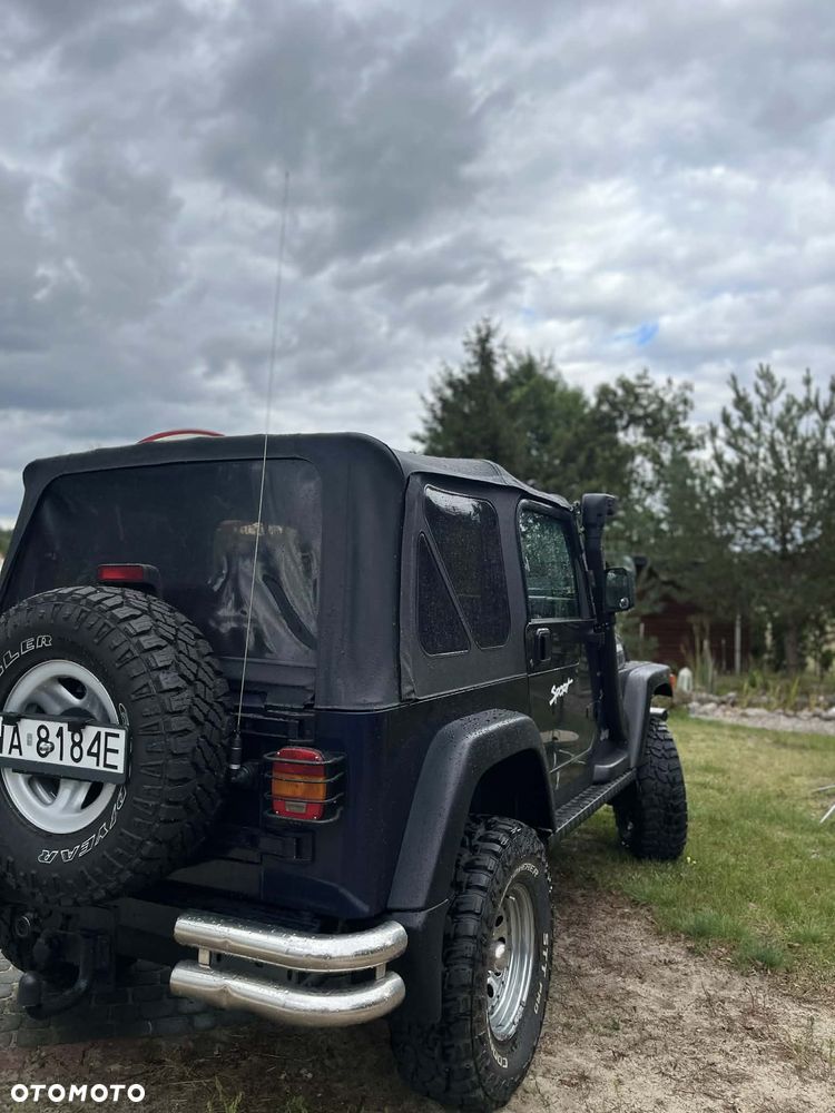 Jeep Wrangler 2.5 Sport - 23