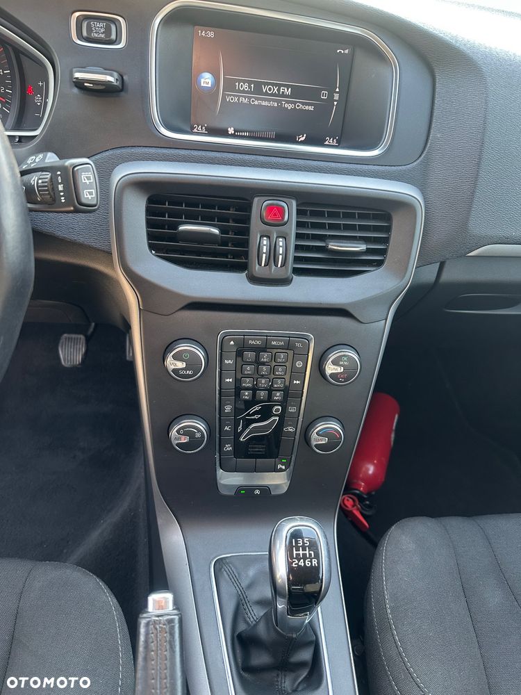 Volvo V40 D2 Drive-E Momentum - 9