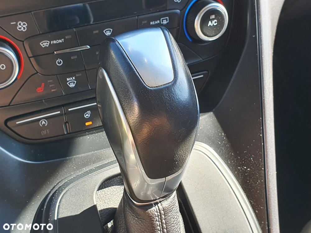 Ford Kuga 2.0 TDCi 4x4 Vignale - 35