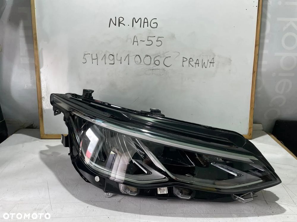 LAMPA PRAWA PRZÓD FULL LED VW GOLF VIII 5H1941006C - 1