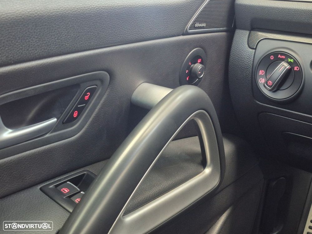 Volkswagen Scirocco 2.0 TDI Sport DSG — fotografia 9