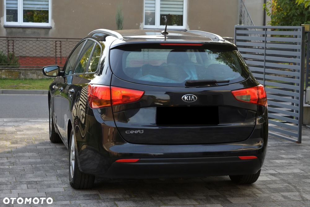 Kia Ceed 1.4 CVVT Dream Team Edition - 24