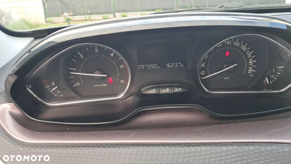 Peugeot 2008 1.4 HDi Active - 10