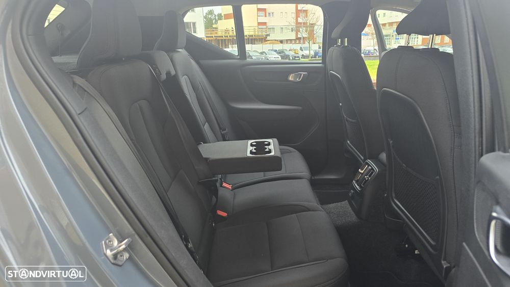 Volvo XC 40 1.5 T5 PHEV Momentum Plus - 24