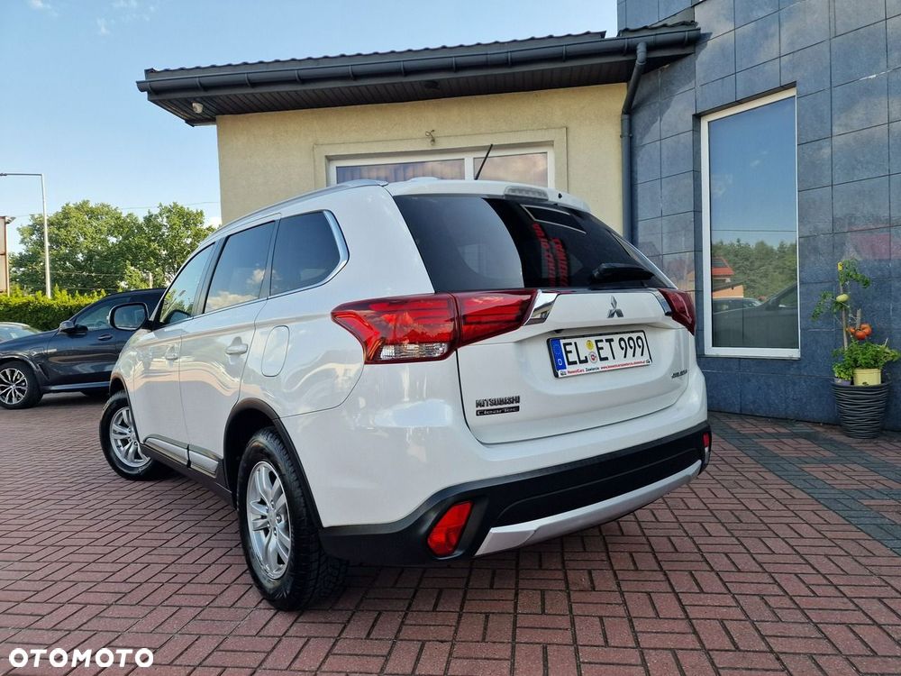 Mitsubishi Outlander - 9