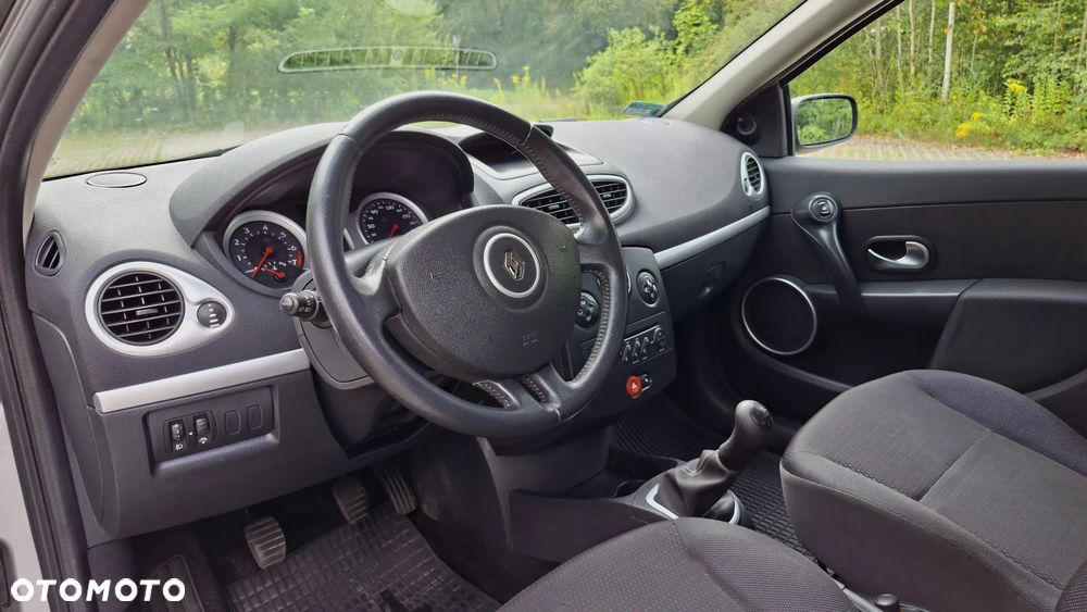 Renault Clio 1.2 16V Dynamique - 9