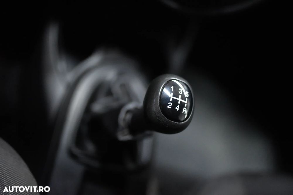 Ford Focus 1.6 Futura - 10