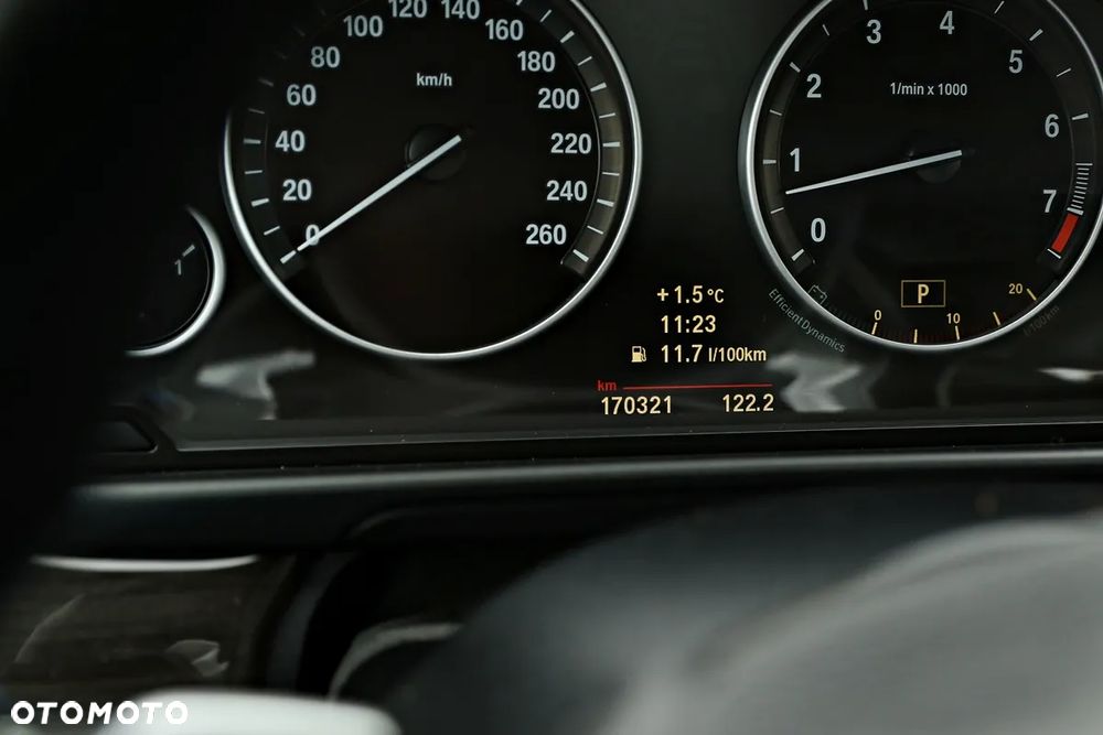 BMW Seria 5 528i - 36