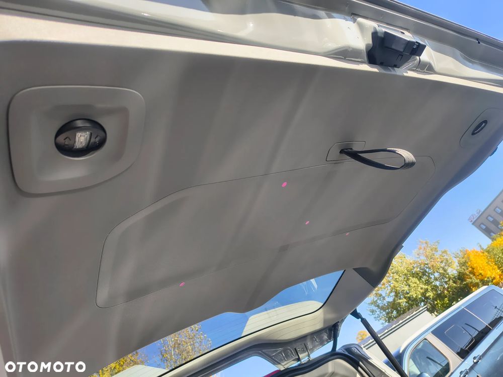 Ford Tourneo Custom - 31