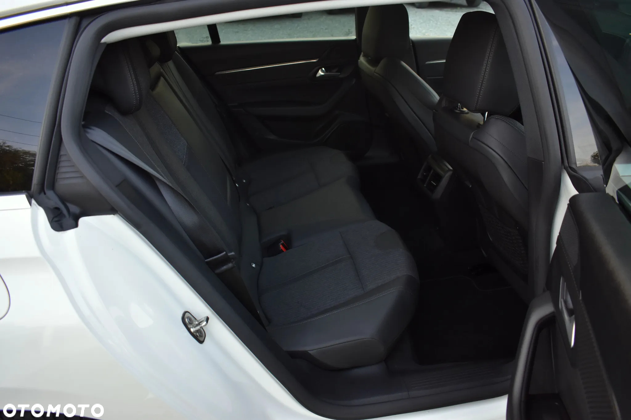 Peugeot 508 1.5 BlueHDi Allure S&S EAT8 - 37