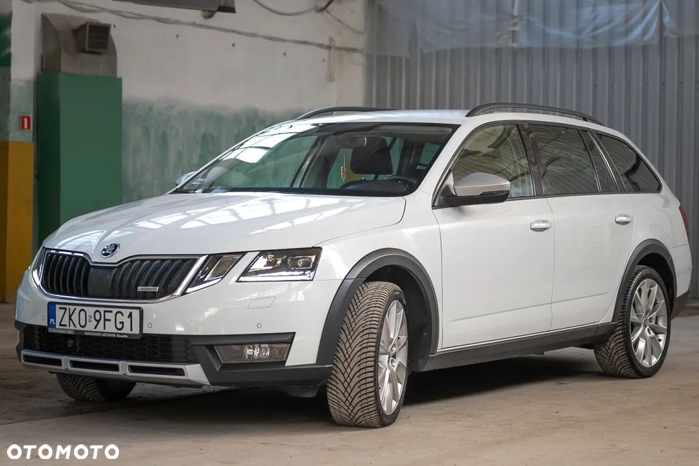 Skoda Octavia Scout 2.0 TDI 4x4 DSG - 2