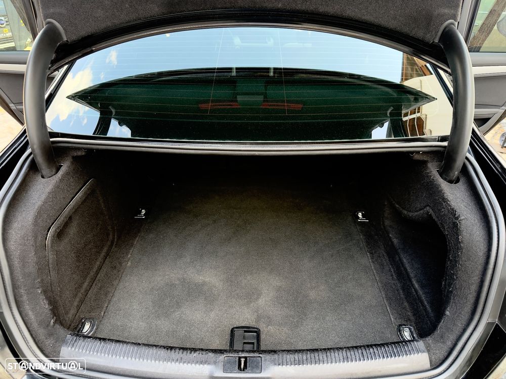 Audi A4 2.0 TDI S-line - 37