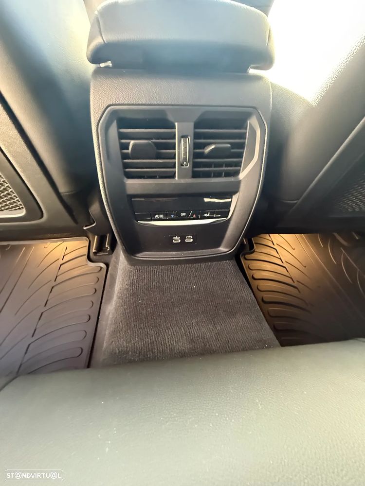 BMW 320 d Touring Aut. Sport Line - 11