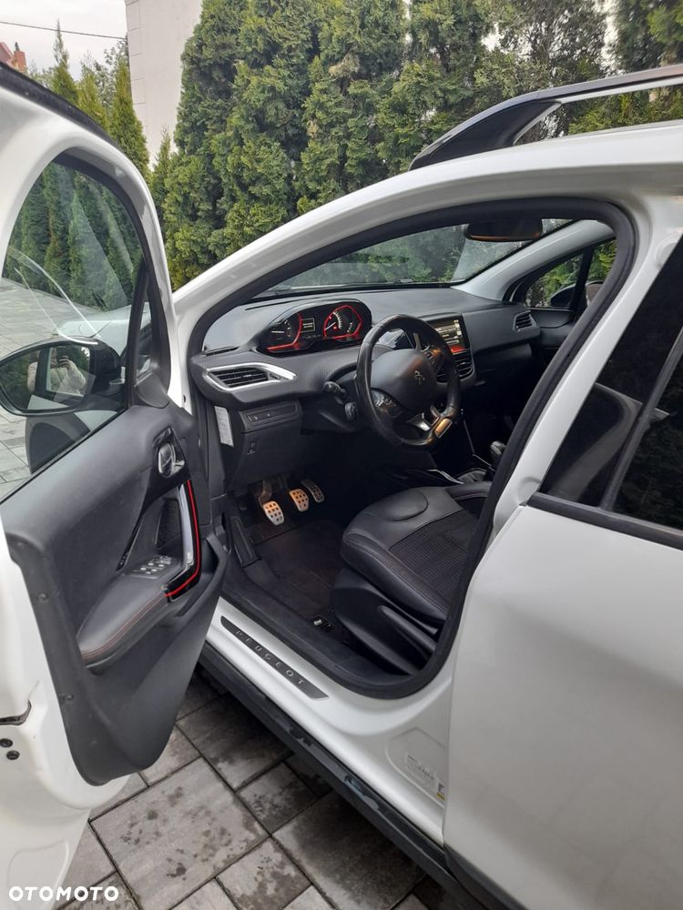 Peugeot 2008 - 12