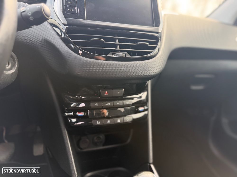 Peugeot 2008 1.6 BlueHDi Allure - 13