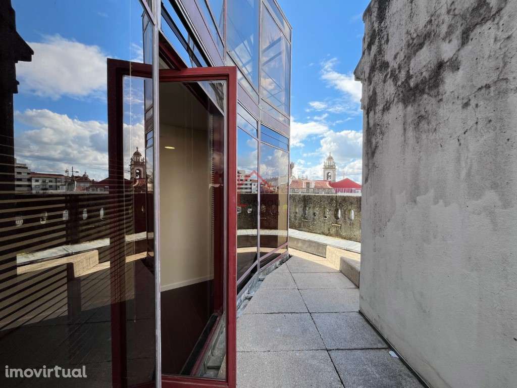 Escritório Centro de Braga - Grande imagem: 4/27