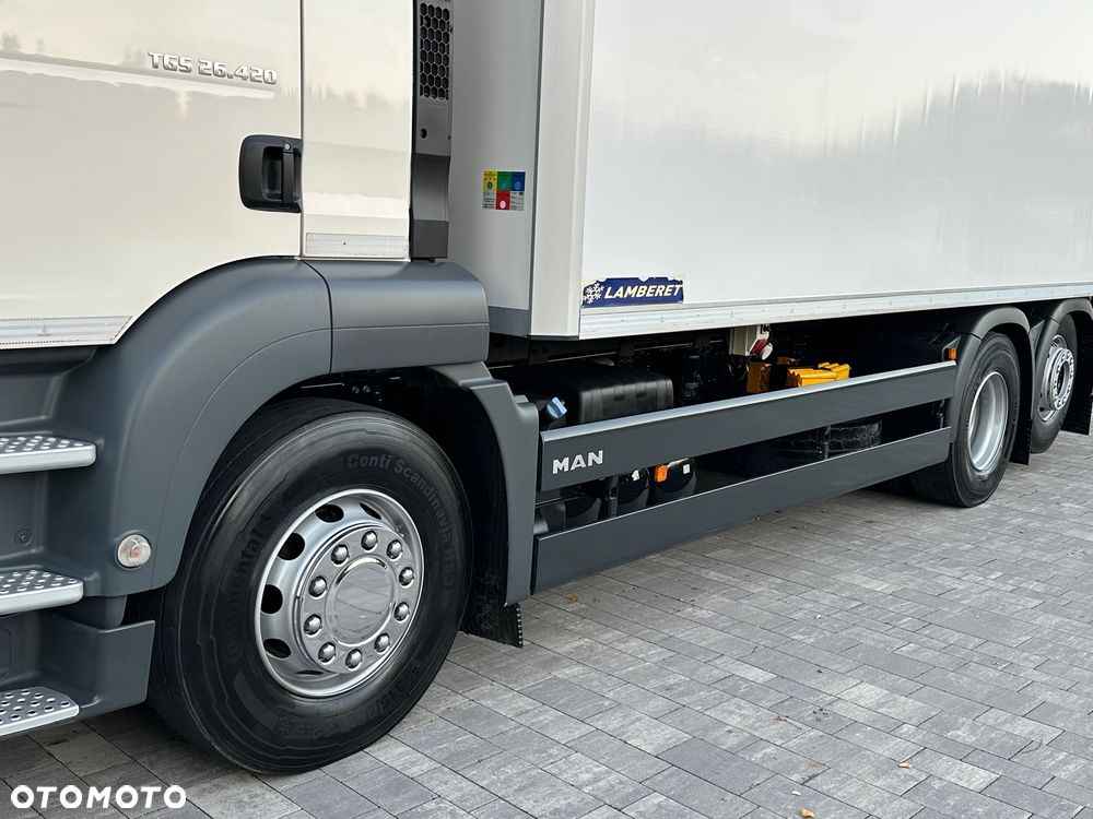 MAN / TGS / 26.420 / 6X2 / CHŁODNIA 7,7 m / Carrier / - 24